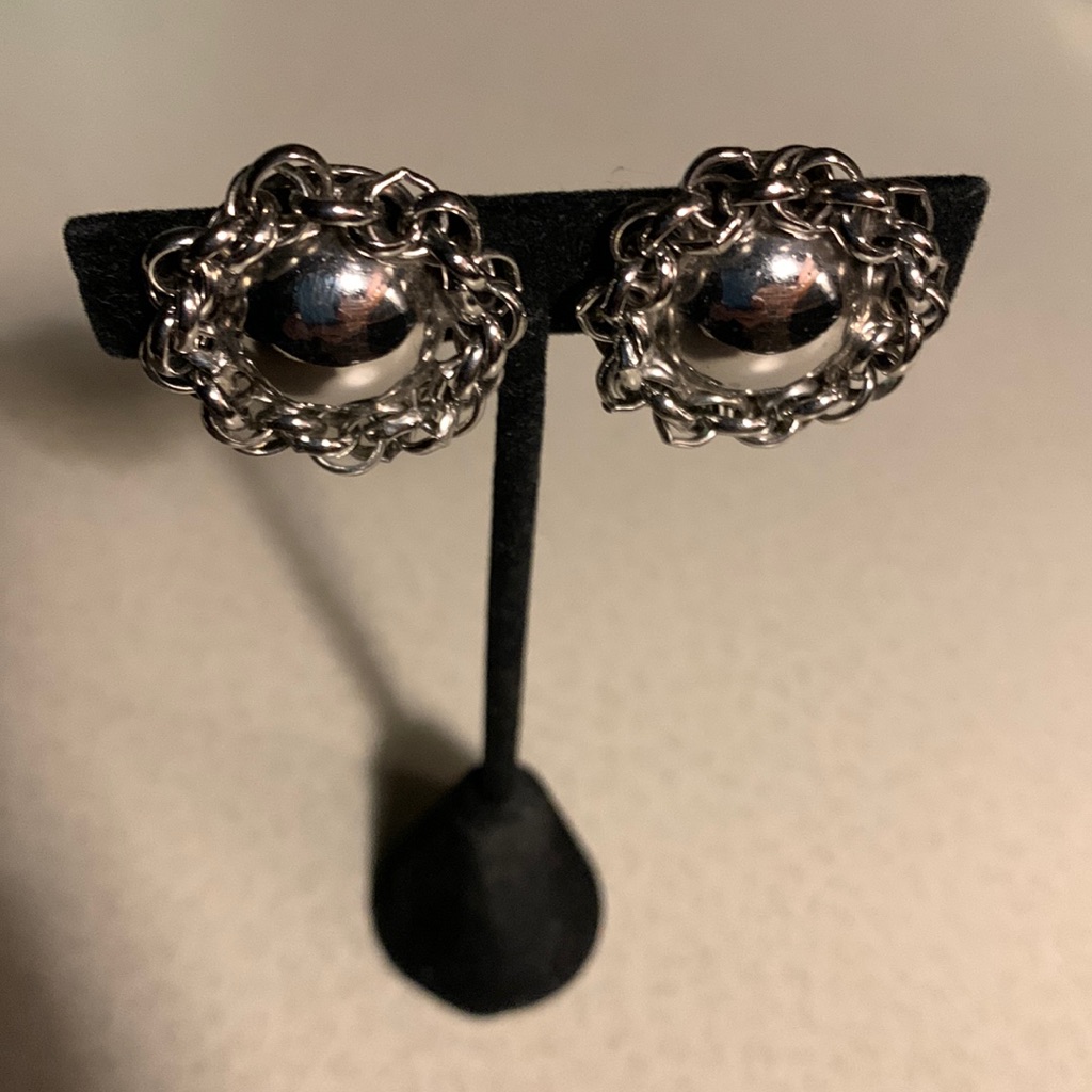 Kramer Silver Tone Clip On Earrings Shiny Round Center Lacy Outer Ring (215)